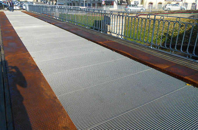 Caillebotis pont tournant